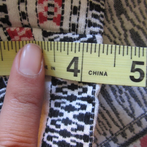 Jacqured Pattern Shorts - Picture 6 of 6